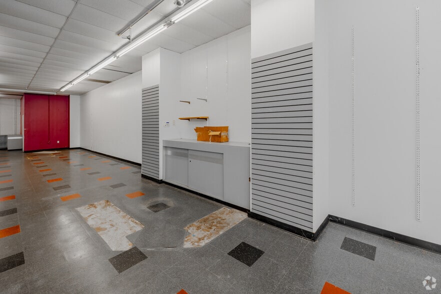 More Photos Of 1131 W Alexis Rd, Toledo Freestanding For Sale