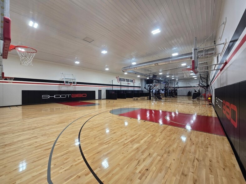 More Photos Of 1155 40th Ave S, Grand Forks Sports And Entertainment For Sale