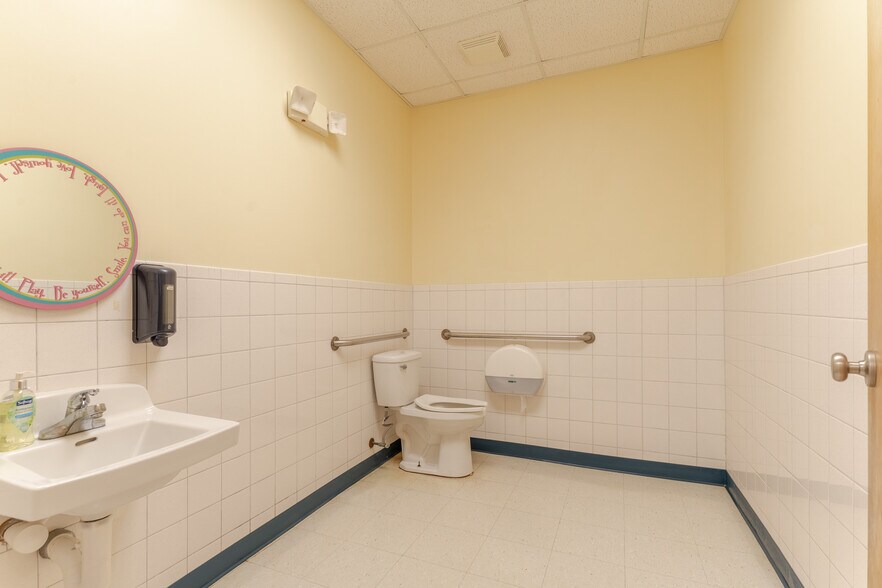 More Photos Of 1651 S Green St, Henderson Daycare Center For Sale