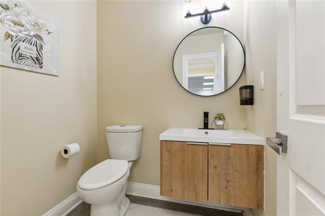 More Photos Of 301-303 S Broad St, New Orleans Office Residential For Sale