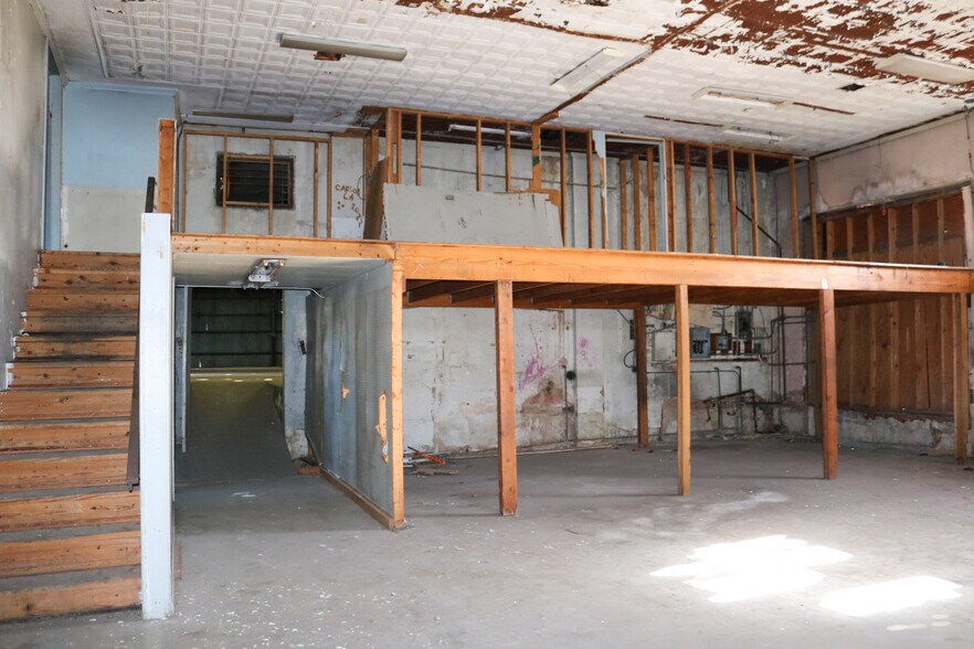 More Photos Of 600-602 San Pedro Ave, San Antonio Storefront For Sale