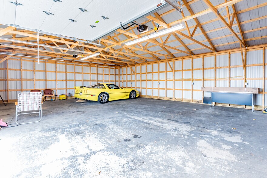 More Photos Of 865 Lincoln Way W, Chambersburg Auto Repair For Sale