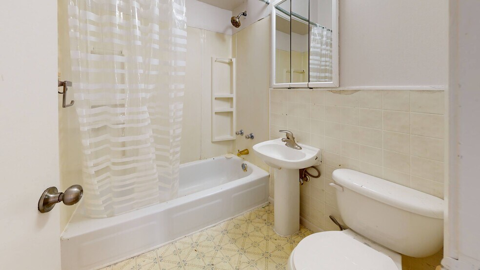 More Photos Of 604 Holly Ave, Saint Paul Apartments For Sale