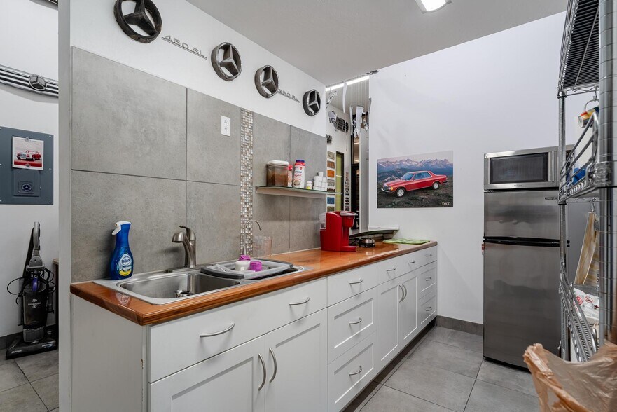 More Photos Of 209 N Industrial Loop, LaBelle Warehouse For Sale