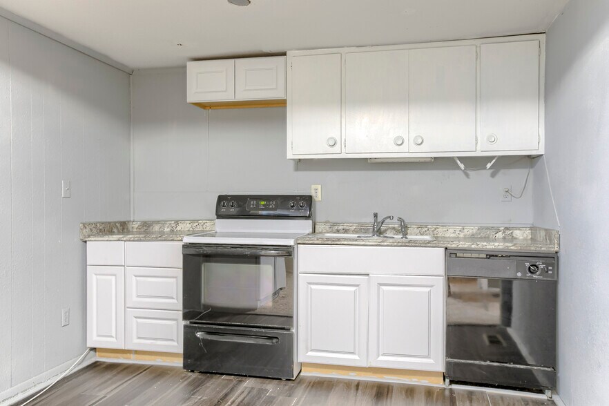More Photos Of 1127 Merriam Ln, Kansas City Apartments For Sale