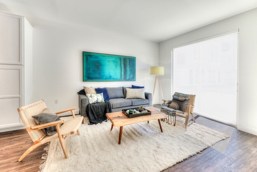 More Photos Of 1555 Ellinwood Ave, Des Plaines Apartments For Lease