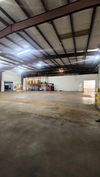 More Photos Of 133 Clovervale Dr, Easley Warehouse For Lease
