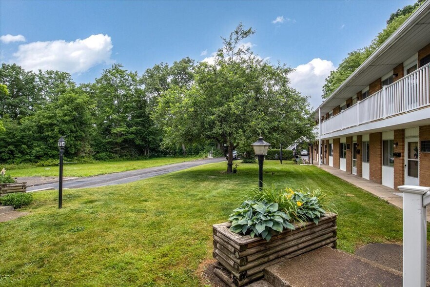 More Photos Of 2615 Ellet Ave, Akron Apartments For Sale