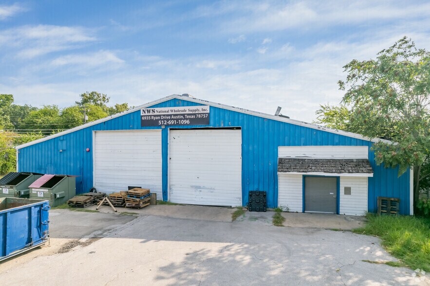 More Photos Of 6935 Ryan Dr, Austin Warehouse For Lease