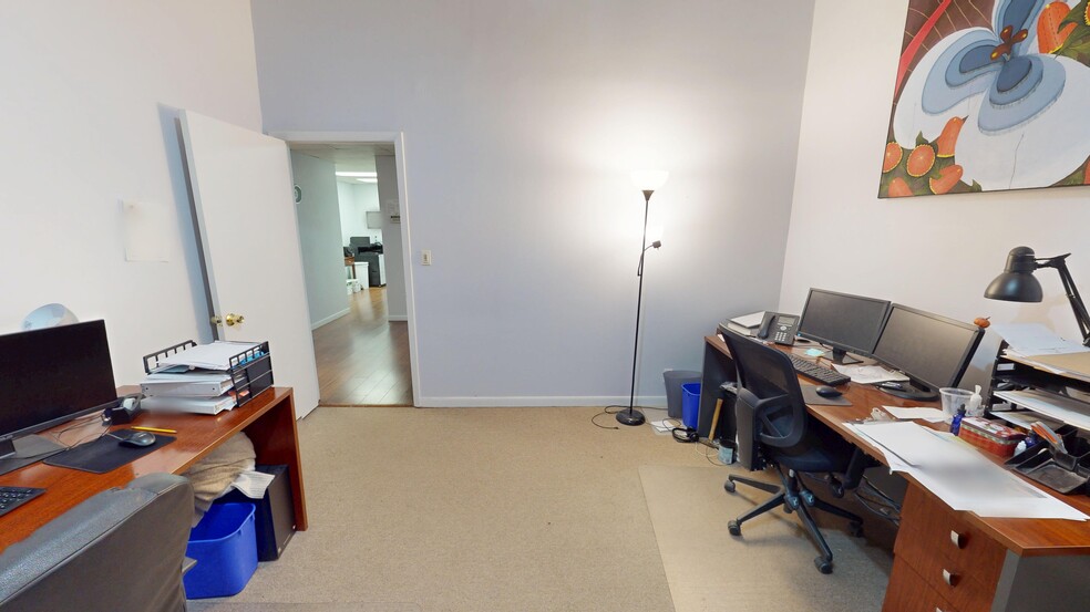 More Photos Of 1368 McCausland Ave, Saint Louis Office For Sale