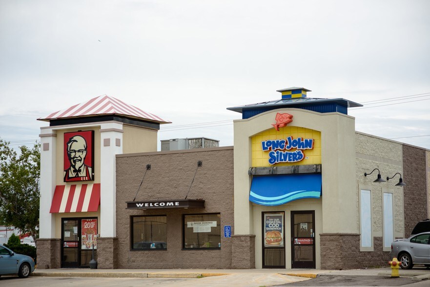 Primary Photo Of 1513 Highway 169 N, Algona Fast Food For Lease