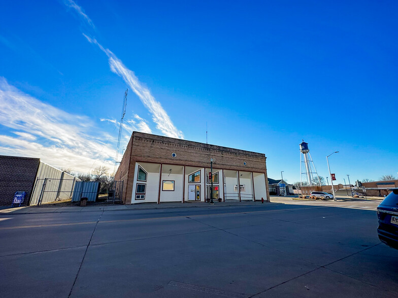 Primary Photo Of 122 W Main St, Elk Point Manufacturing For Lease