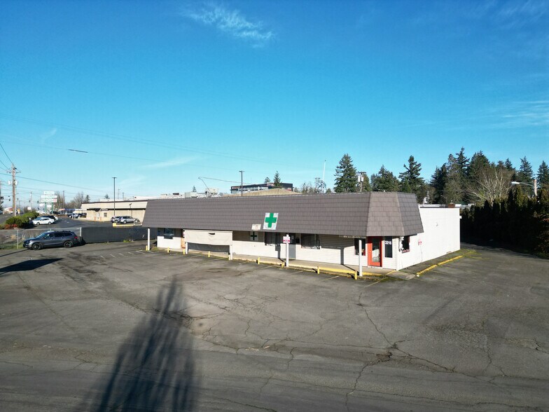 More Photos Of 3212 Triangle Dr SE, Salem Freestanding For Sale