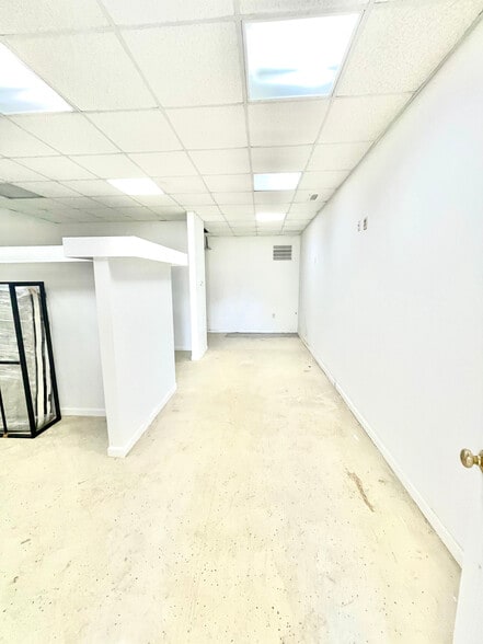 More Photos Of 3815 Bunker Hill Rd, Brentwood Warehouse For Sale