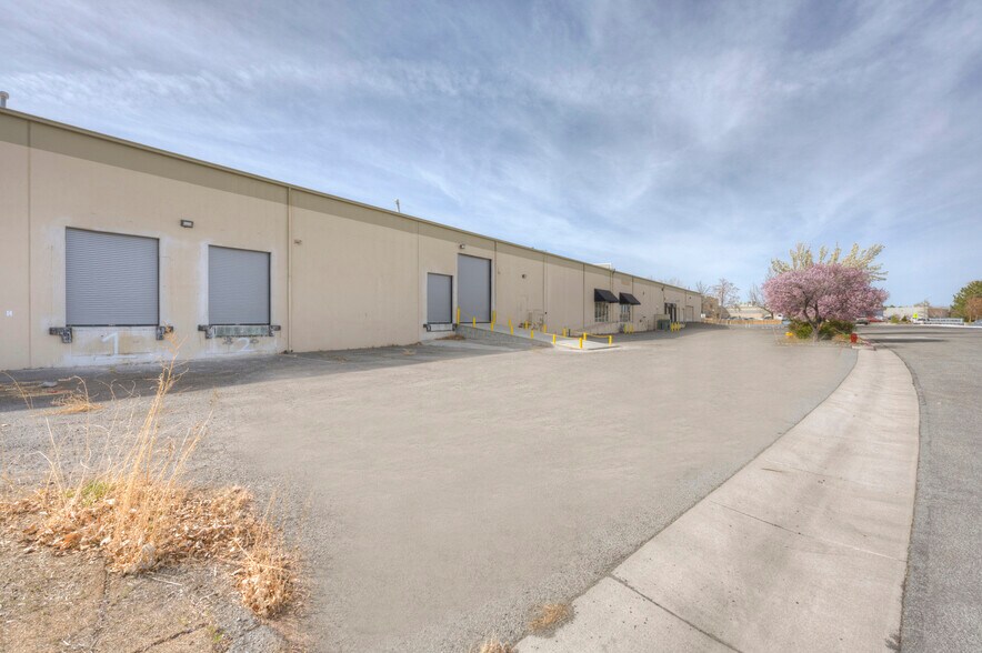 More Photos Of 575-585 Reactor Way, Reno Distribution For Lease