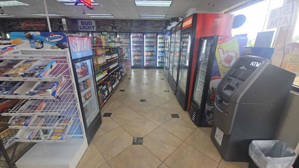 More Photos Of 1811 S Broadway Ave, Tyler Convenience Store For Sale