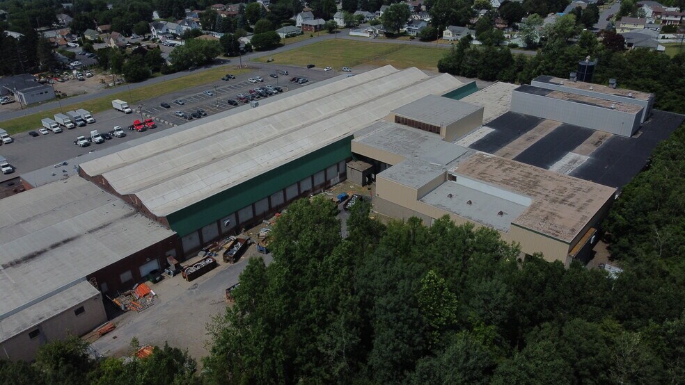 More Photos Of 600 Sanders St, Scranton Warehouse For Lease