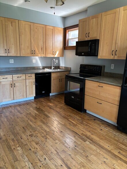More Photos Of 163 S 17th St, Columbus Multifamily For Sale