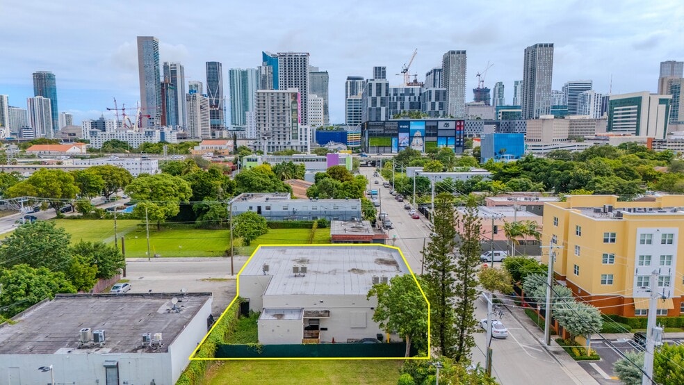 Primary Photo Of 702 NW 5th Ave, Miami Freestanding For Lease