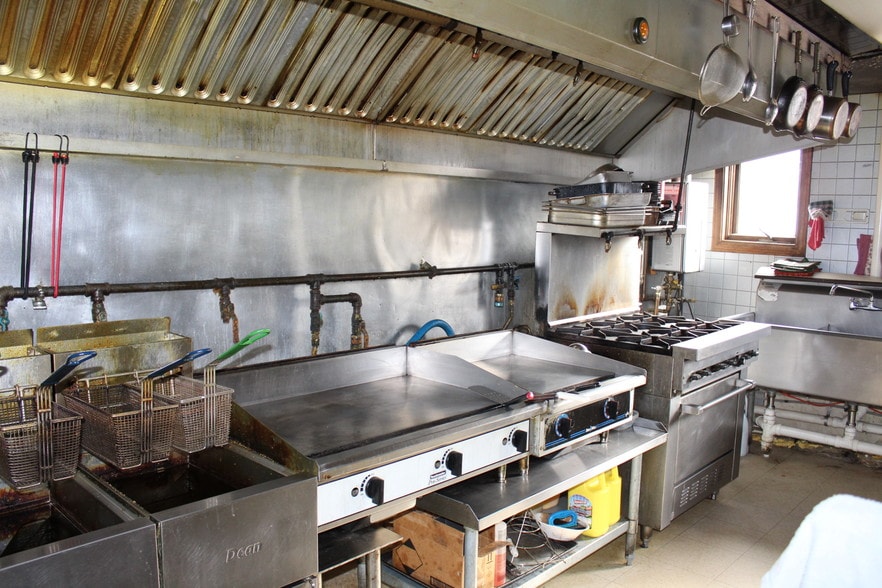 More Photos Of 181 Waterville Rd, Belfast Restaurant For Lease
