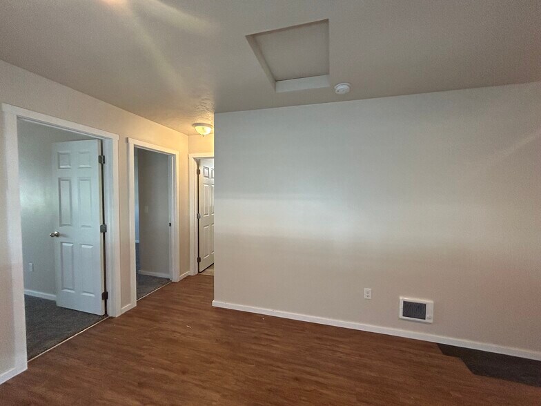 More Photos Of 308-318 W 3rd St, Cheney Apartments For Sale