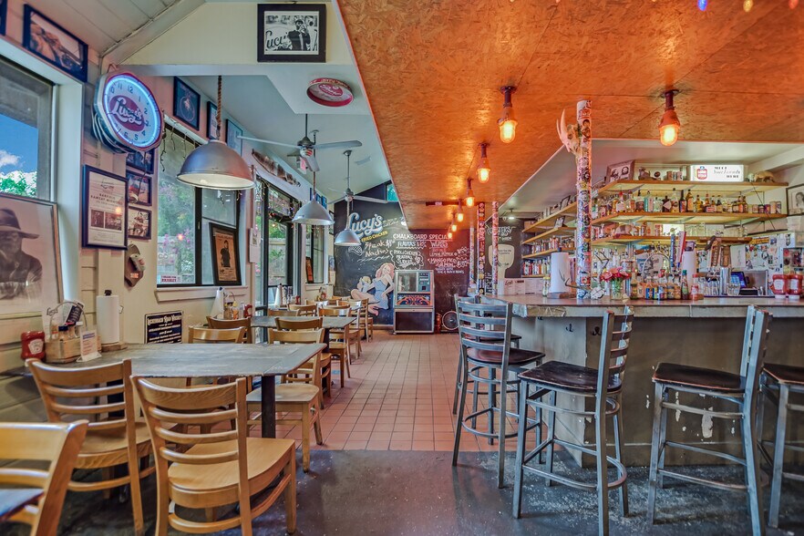 More Photos Of 2218 College Ave S, Austin Restaurant For Sale