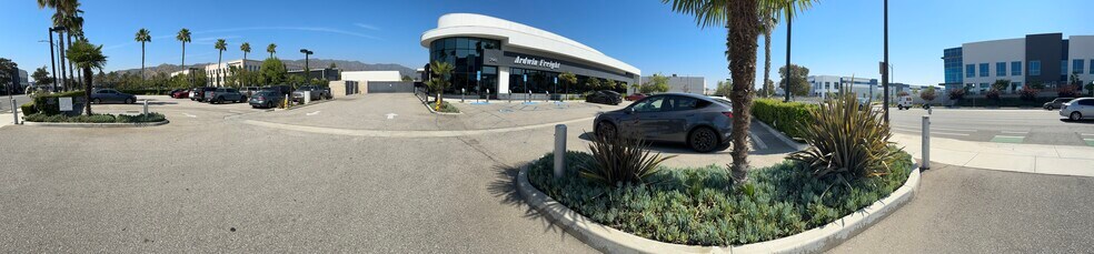 More Photos Of 2940 N Hollywood Way, Burbank Land For Lease