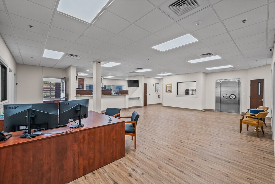 More Photos Of 7202 Slide Rd, Lubbock Medical For Lease