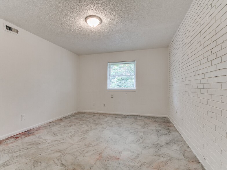 More Photos Of 1731 NW 32nd St, Oklahoma City Apartments For Sale