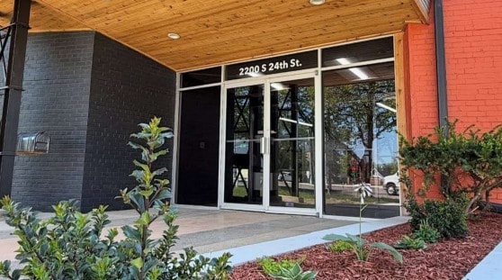 More Photos Of 2200 S 24th St, Omaha Warehouse For Lease