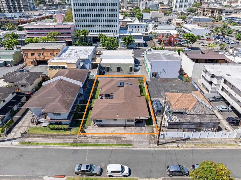 More Photos Of 1128 Alohi Way, Honolulu Multifamily For Sale