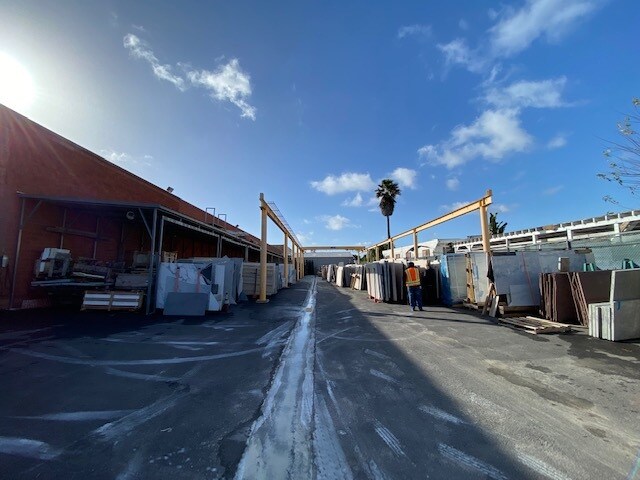 More Photos Of 14455 S Broadway, Gardena Warehouse For Sale