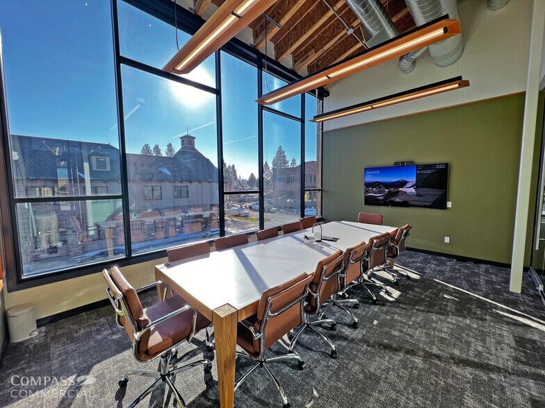 More Photos Of 2838 NW Crossing Dr, Bend Office For Lease