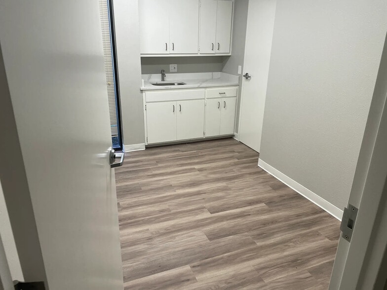 More Photos Of 13301 N Meridian Ave, Oklahoma City Medical For Lease