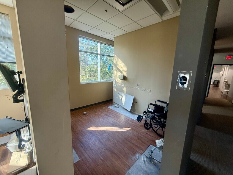 More Photos Of 449621 Us-301, Callahan Medical For Lease