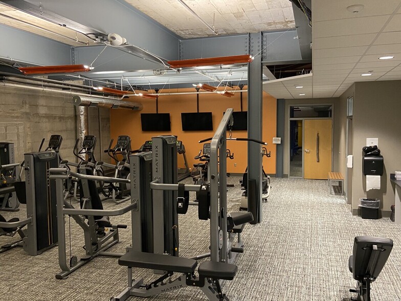 More Photos Of 1111 E South River St, Appleton Apartments For Lease