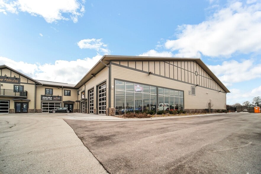 More Photos Of 2112 Ferry Rd, Naperville Warehouse For Sale