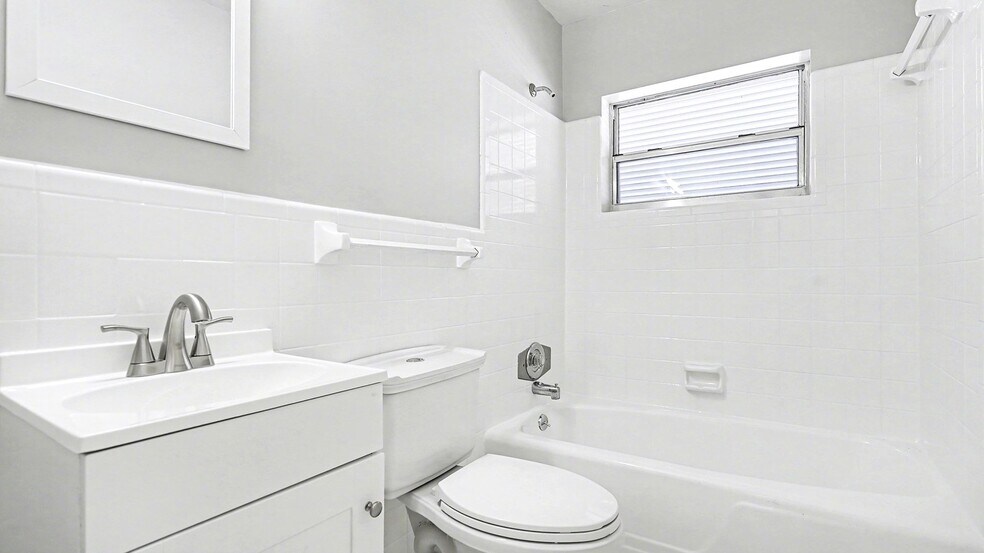 More Photos Of 1313 Croton Rd, Melbourne Office Residential For Lease