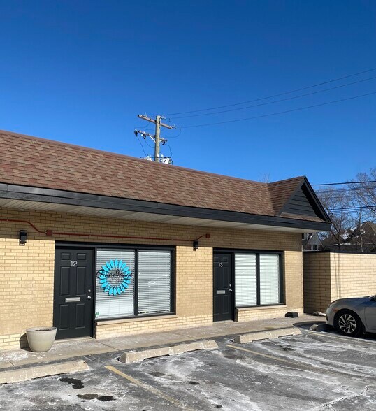 More Photos Of 381 N York Rd, Elmhurst Storefront Retail Office For Lease