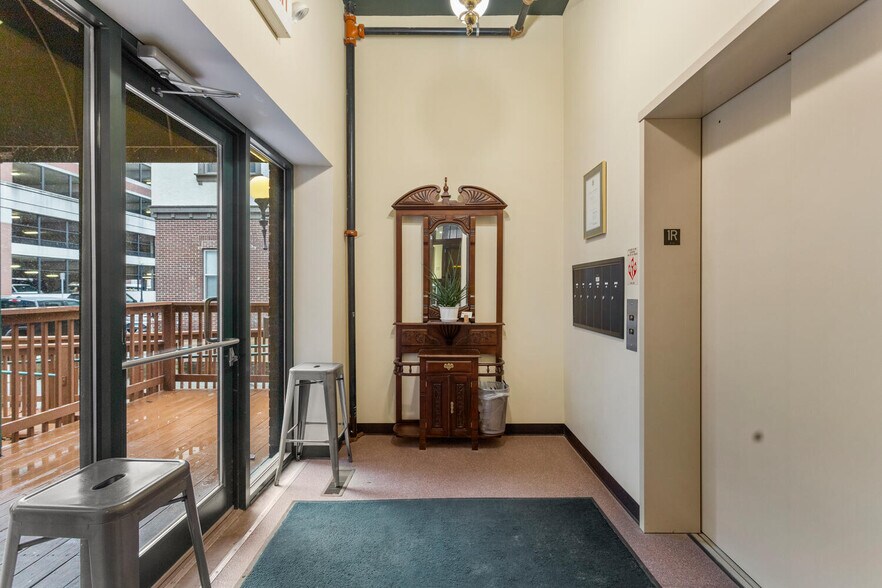 More Photos Of 112 W Hill St, Champaign Multifamily For Sale