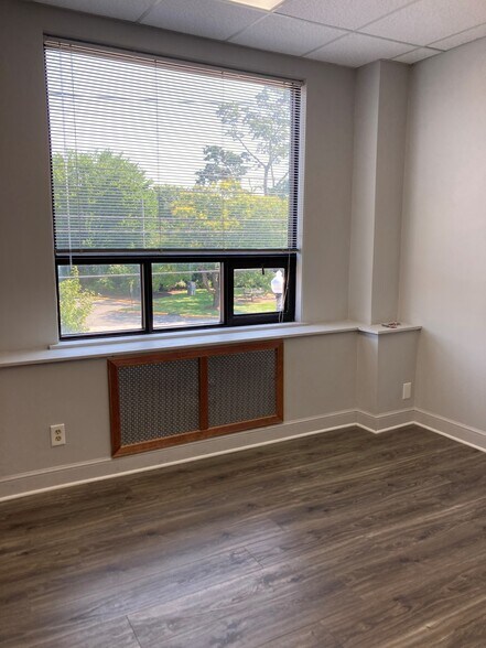 More Photos Of 1123-1125 New Britain Ave, West Hartford Medical For Lease