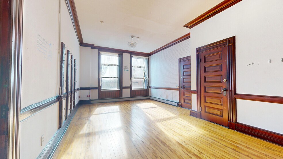 More Photos Of 42 W Main St, Riverhead Storefront Retail Office For Lease