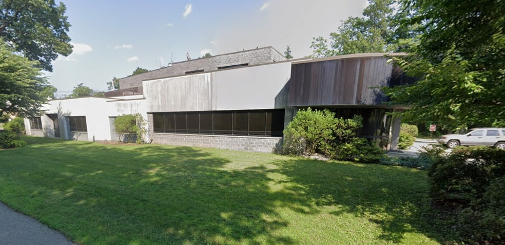 Primary Photo Of 14 Morris Ave, Mountain Lakes Flex For Sale