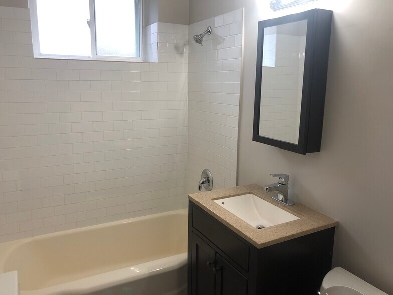 More Photos Of 7545 N Bell Ave, Chicago Apartments For Sale