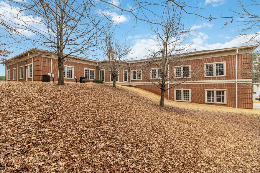 More Photos Of 500 Plantation Park Dr, Loganville Office For Lease