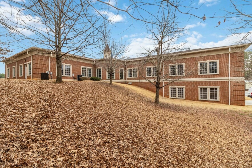 More Photos Of 500 Plantation Park Dr, Loganville Office For Sale