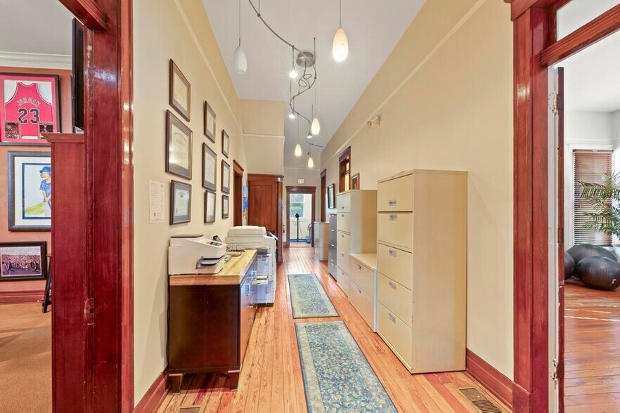 More Photos Of 656 Garden St, Pensacola Office For Sale