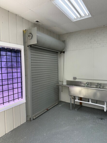 More Photos Of 14424 Morse St, Cedar Lake Storefront Retail Residential For Lease