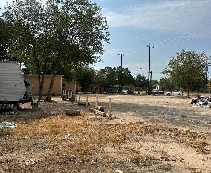 More Photos Of 10536 S US Highway 181, San Antonio Apartments For Sale