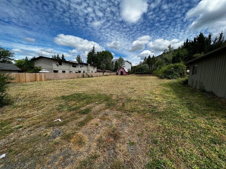 More Photos Of 2060 NE Fairview Ave, Grants Pass Land For Sale